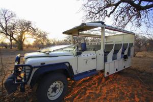 Botswana • Namibia • Simbabwe - Auf den Spuren der grauen Riesen Botswana • Namibia • Simbabwe - Auf den Spuren der grauen Riesen